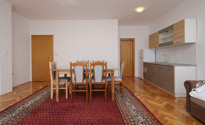Apartmani Pranjic Kastela Exterior photo